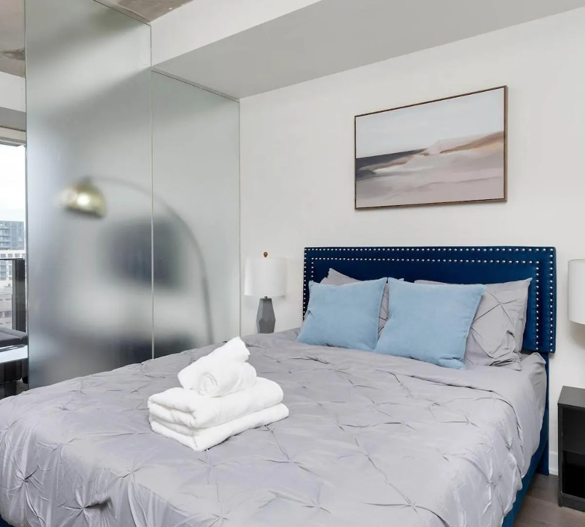 King St W Getaway Perfect For Food Lovers Toronto Canada